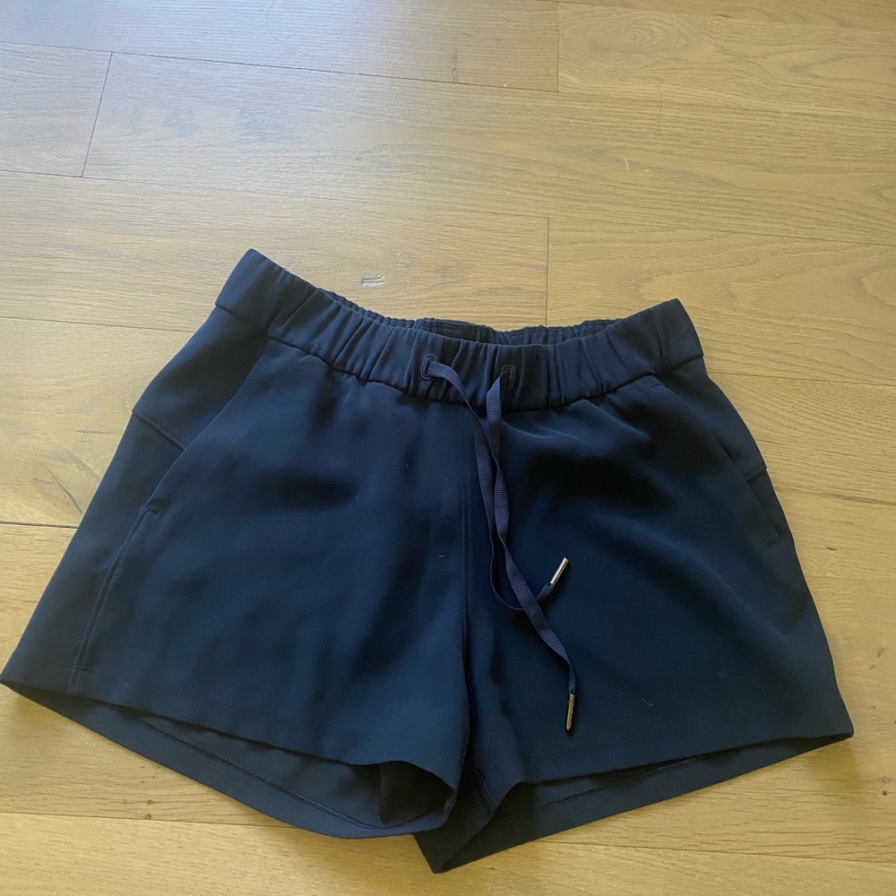 Lululemon woman navy shorts